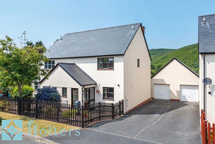 3 Bedroom Semi-Detached House For Sale In Noble Court, Knighton, LD7