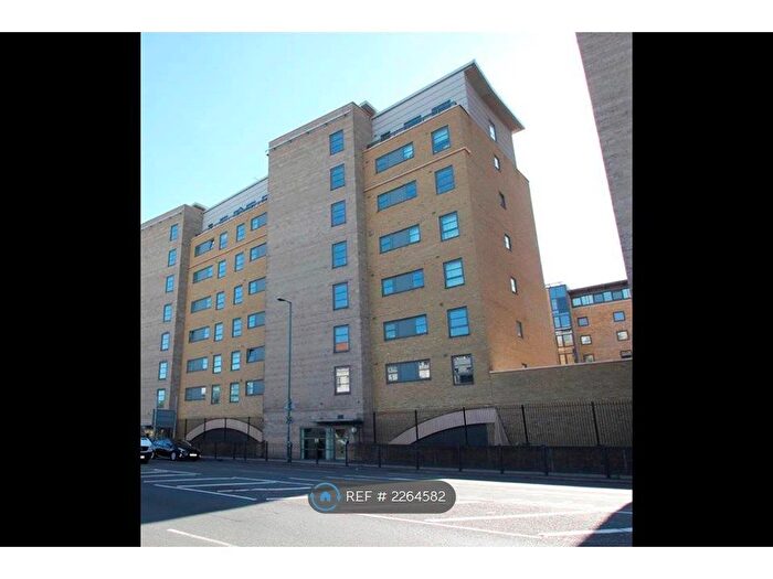 1 Bedroom Flat To Rent In Commercial Road, London, E14