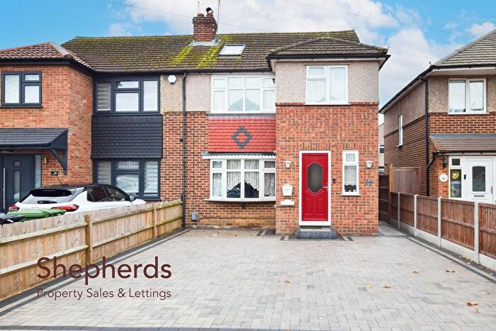 4 Bedroom Semi Detached House For Sale In Bullwell Crescent, Cheshunt, EN8