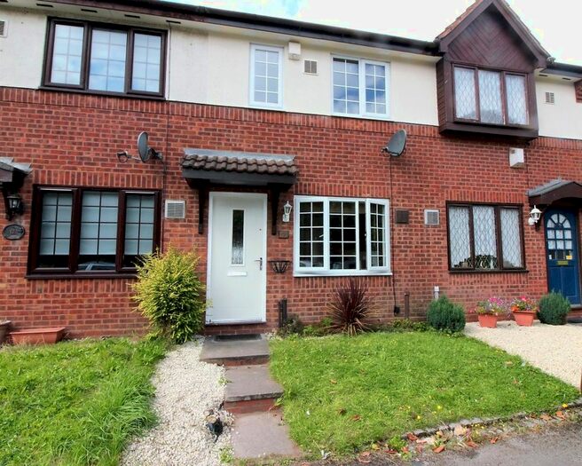 2 Bedroom Town House To Rent In Windsor Walk, Darlaston, Wednesbury, WS10