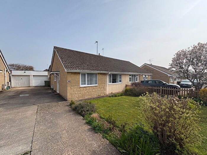 2 Bedroom Bungalow For Sale In Bettertons Close, Fairford, Gloucestershire, GL7