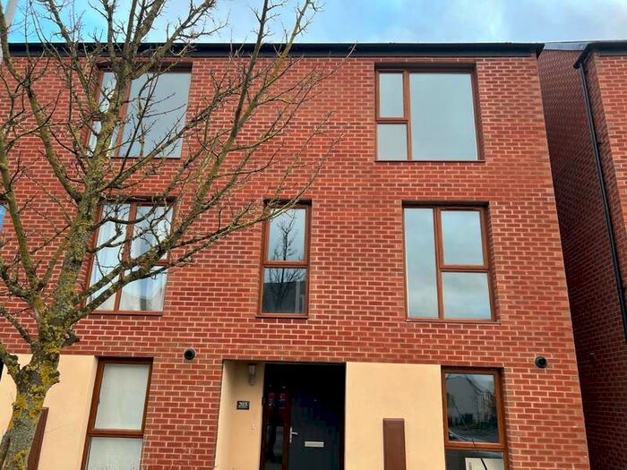 4 Bedroom Leisure Facility Commercial To Rent In Ketley Park Road, Ketley, Telford, TF1