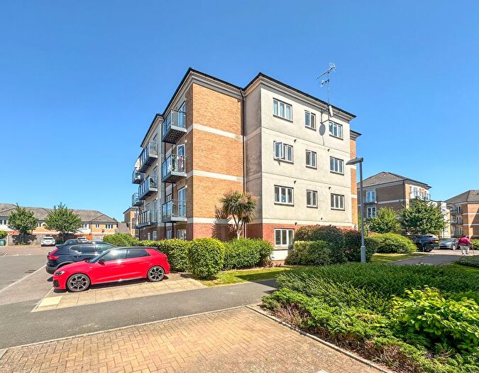 2 Bedroom Flat To Rent In Da Vinci Court, Cezanne Road, Watford, WD25
