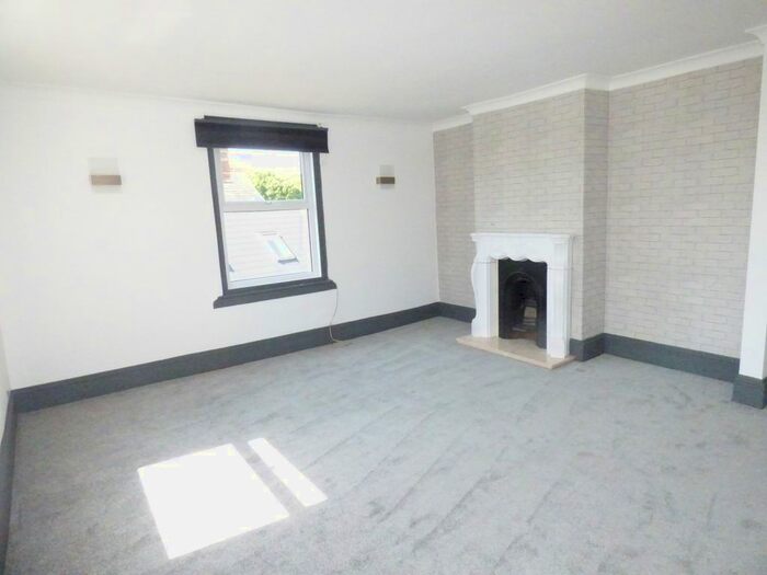1 Bedroom Flat To Rent In Keyberry Road, Newton Abbot, TQ12