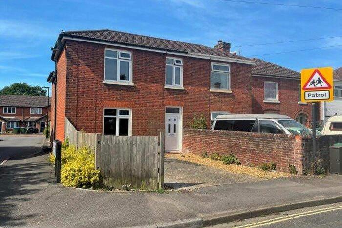 2 Bedroom Property To Rent In South East Road, Southampton, SO19