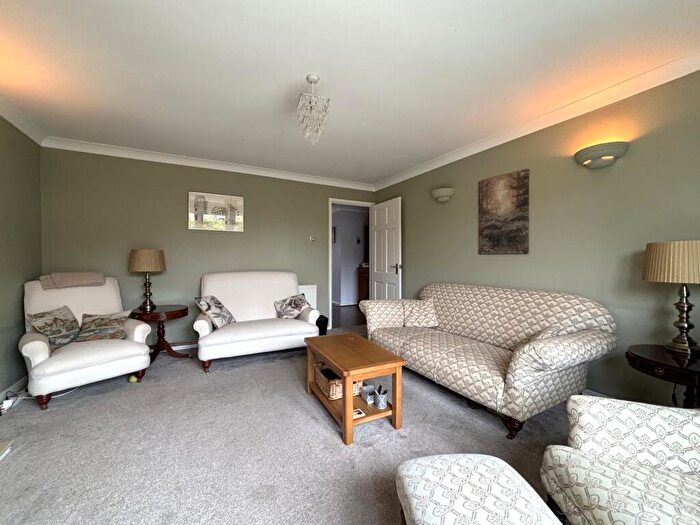 3 Bedroom Detached Bungalow For Sale In Redcliffe Road, Swanage, Dorset, BH19 - Photo 5