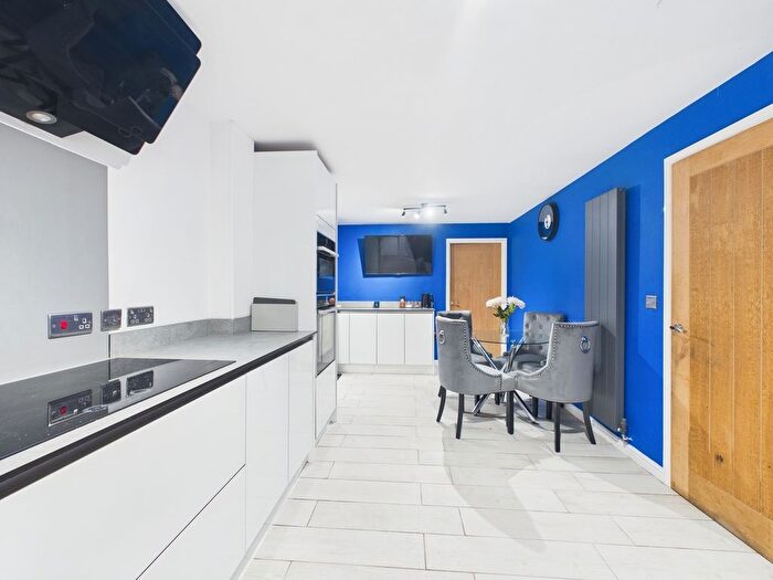 4 Bedroom Detached House For Sale In Manor Farm Drive, Market Drayton, Shropshire, TF9