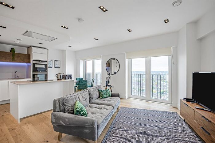 1 Bedroom Flat To Rent In Keybridge Tower, Exchange Gardens, Nine Elms, London, SW8