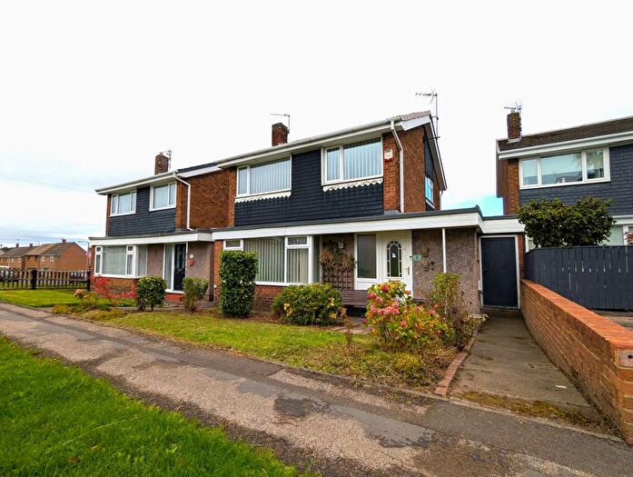 3 Bedroom Link Detached House For Sale In Oakwood Close, Sacriston, DH7