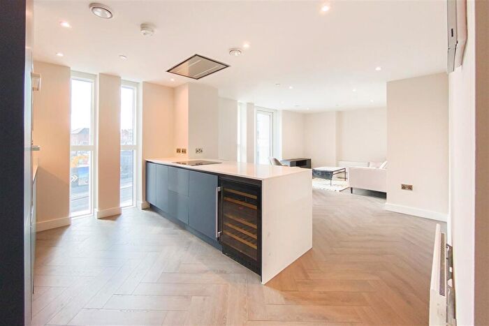 2 Bedroom Apartment To Rent In Castle Wharf, M15