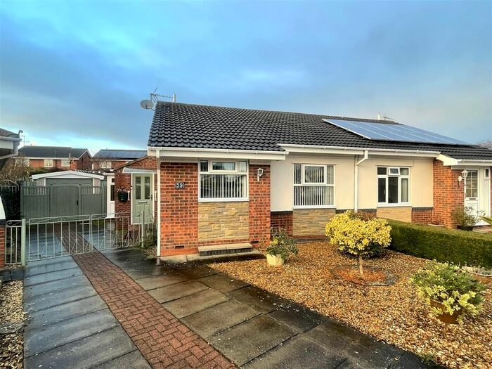 2 Bedroom Semi-Detached Bungalow For Sale In White Rose Way, Thirsk, YO7