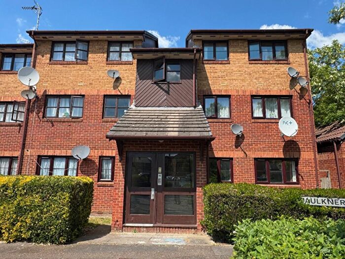 2 Bedroom Flat To Rent In Faulkner Close, Dagenham, London, RM8