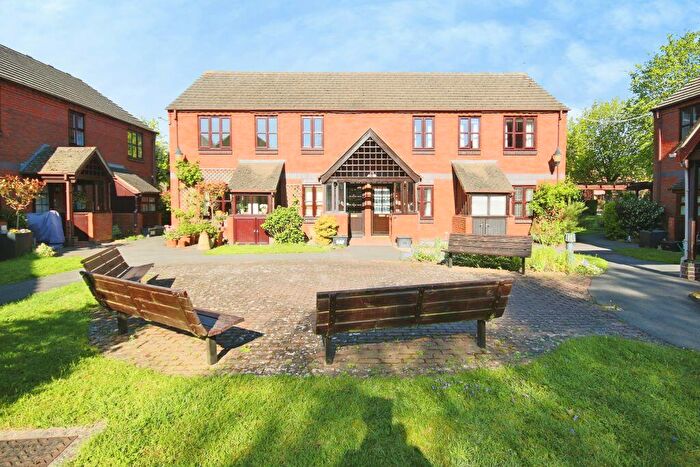 2 Bedroom Flat For Sale In Saffron Meadow, Stratford-Upon-Avon, CV37