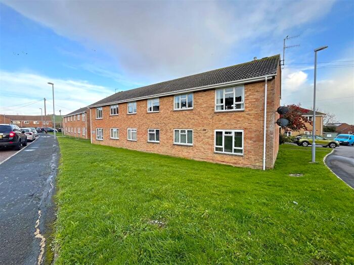 2 Bedroom Flat For Sale In Castlemaine Road, Weymouth, DT3