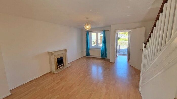 3 Bedroom Semi-Detached House To Rent In Newmarsh Road, London, Greater London., SE28