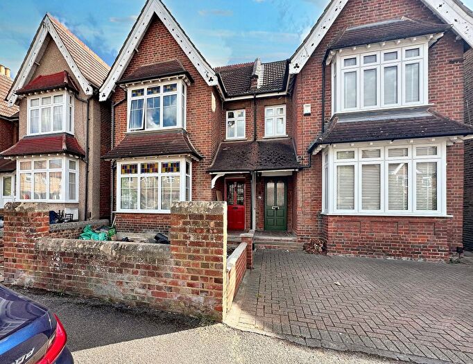 3 Bedroom Semi-Detached House To Rent In Hinton Road, Uxbridge, UB8