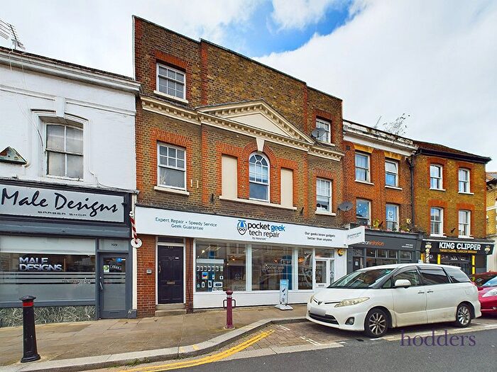 2 Bedroom Flat To Rent In Guildford Street, Chertsey, Surrey, KT16
