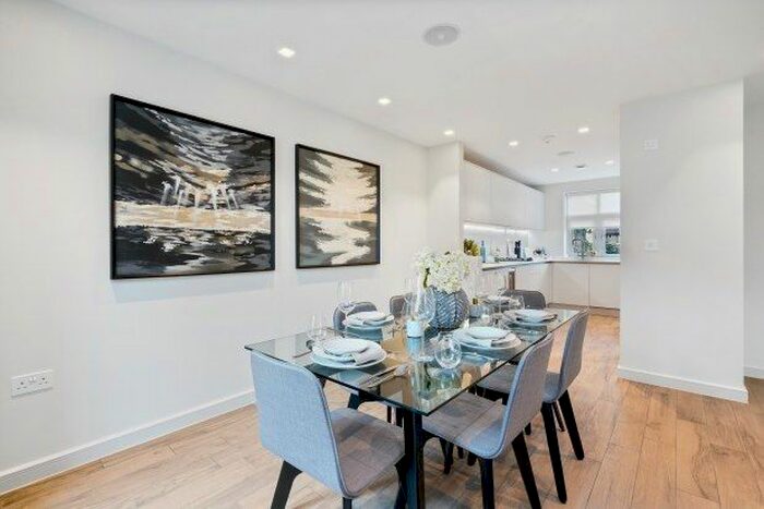 4 Bedroom Property To Rent In Thames Street, Weybridge, KT13