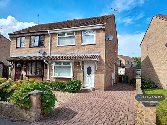 3 Bedroom Semi-Detached House To Rent In Broome Close, Newark, NG24