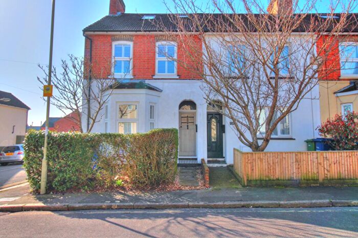3 Bedroom Terraced House For Sale In Newport Road, Aldershot, GU12