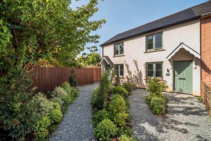 2 Bedroom Cottage To Rent In Kings Road, Farncombe, Godalming, GU7