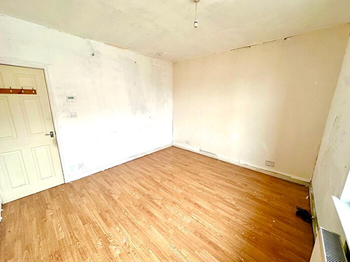 2 Bedroom Terraced House To Rent In Longroyd Grove, Leeds, LS11