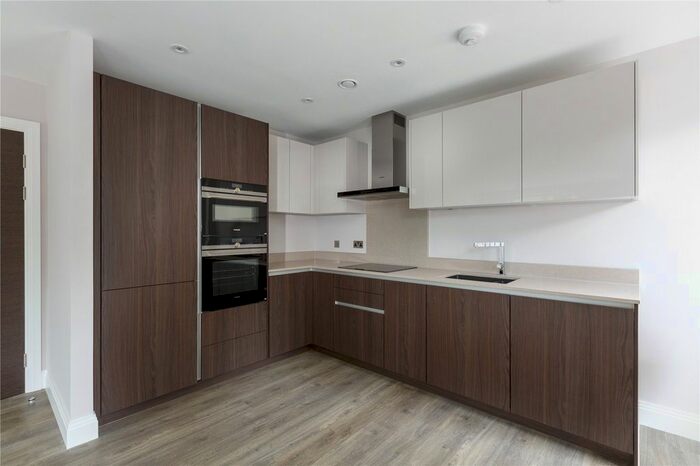 2 Bedroom Flat To Rent In The Potteries, Linden Park Road, Tunbridge Wells, Kent, TN2