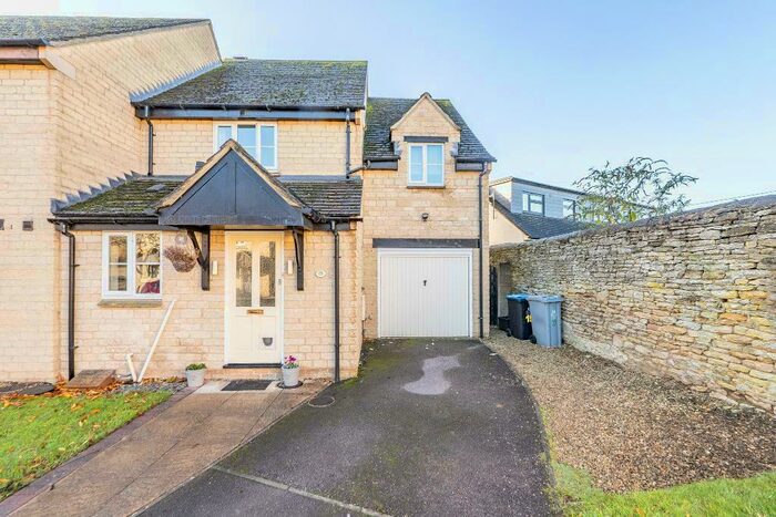 4 Bedroom Semi-Detached House To Rent In Bartholomew Close, Ducklington, Witney, Oxon, OX29