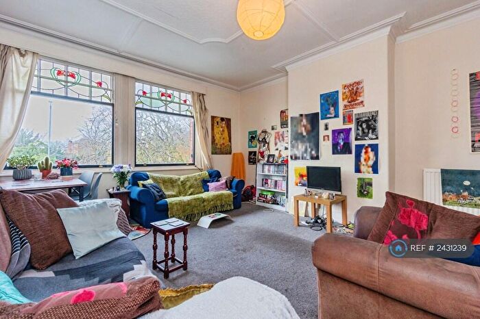 4 Bedroom Flat To Rent In West Didsbury, Manchester, M20