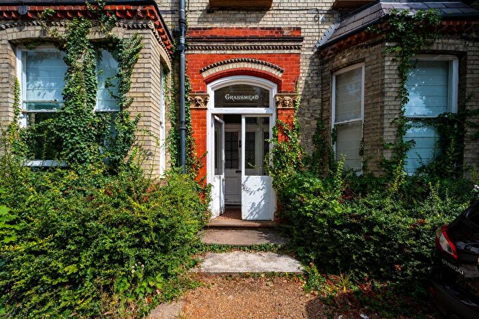 1 Bedroom Flat For Sale In Eaton Road, Sutton, SM2