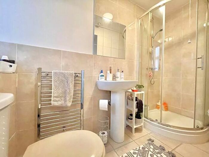 1 Bedroom Flat To Rent In Town Street, Leeds, LS12