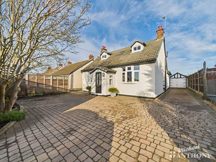 4 Bedroom Detached House For Sale In Wendover Road, Weston Turville, Aylesbury, Buckinghamshire, HP22