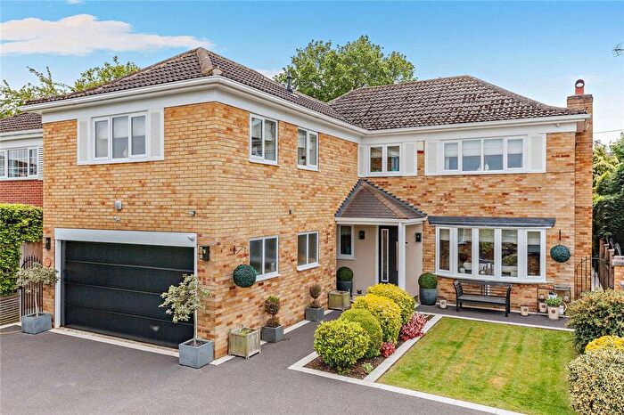 4 Bedroom Detached House For Sale In Walton Station Lane, Wakefield, West Yorkshire, WF2