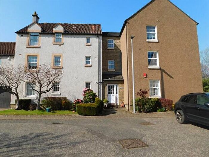 2 Bedroom Flat To Rent In , Craigcrook Road, Edinburgh, EH4