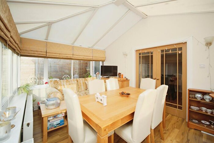 3 Bedroom Detached House For Sale In Northfield Close, Redditch, B98