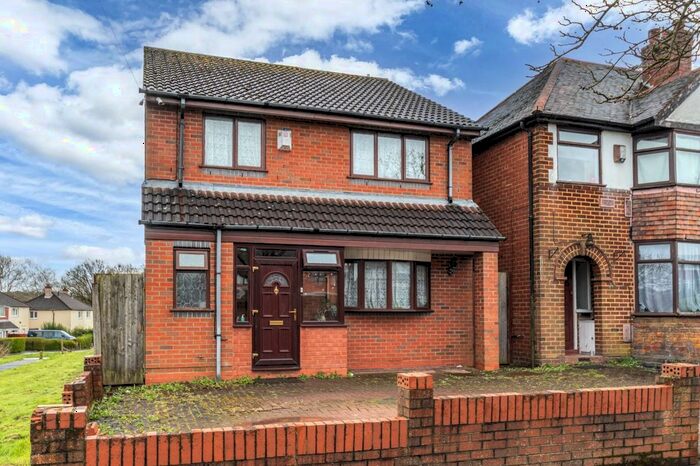 3 Bedroom Detached House To Rent In Jiggins Lane, Birmingham, West Midlands, B32