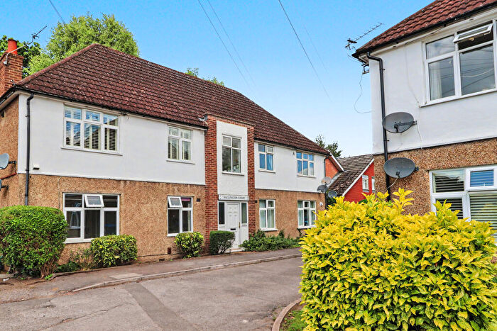 2 Bedroom Flat To Rent In Dallington Close, Walton-on-thames, KT12