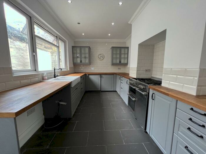 3 Bedroom Semi Detached House For Sale In Ynyswen Road Ynyswen