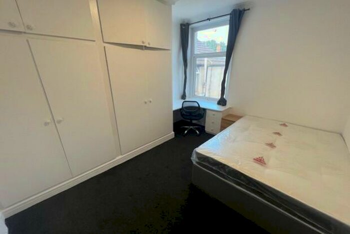 1 Bedroom Terraced House To Rent In North Road Cardiff, CF10