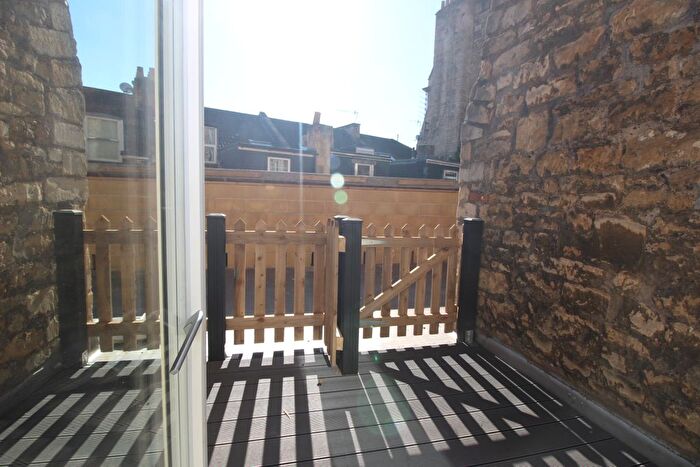 1 Bedroom Flat To Rent In The Old Malthouse, Level, Clarence Street, Bath, BA1