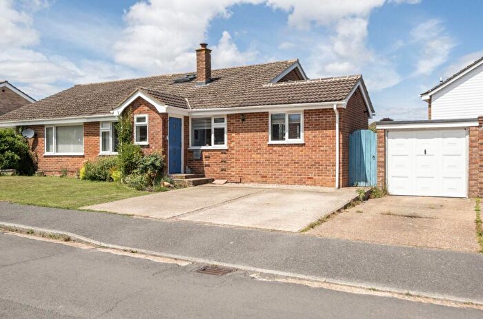 3 Bedroom Semi-Detached Bungalow For Sale In Palm Tree Way, Lyminge, CT18