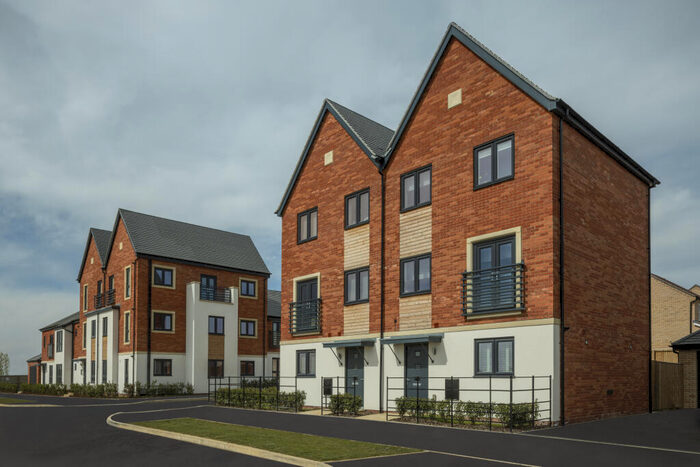 3 Bedroom Town House For Sale In Weedon Road, Northampton, NN5