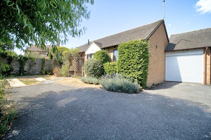 2 Bedroom Bungalow For Sale In Carpenters Lane, Tonbridge, TN11