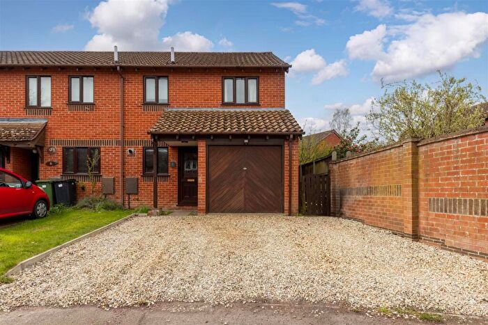 3 Bedroom End Of Terrace House For Sale In Anson Close, Hethersett, NR9