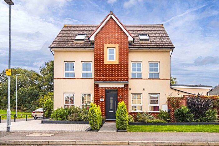 4 Bedroom Semi-Detached House For Sale In Burgundy Drive, Swallowfields, Hemel Hempstead, Hertfordshire, HP2