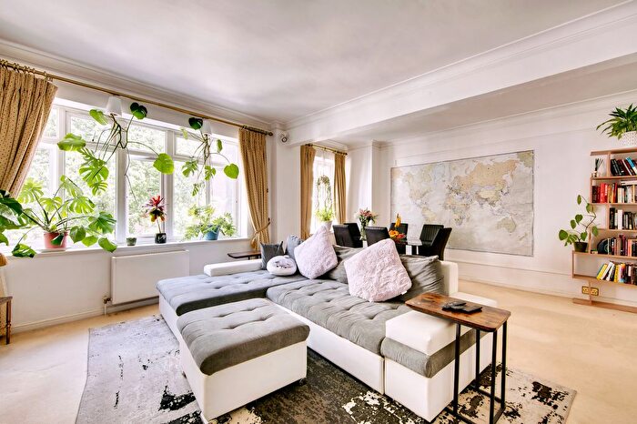 3 Bedroom Flat To Rent In Marsham Street, London, SW1P