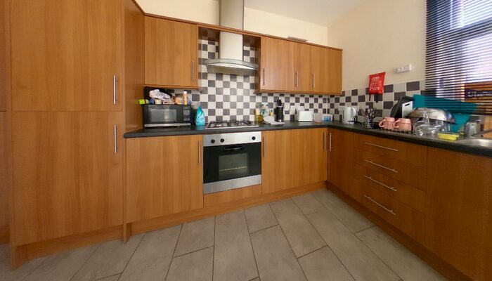 5 Bedroom Terraced House To Rent In Mayville Avenue, Leeds, West Yorkshire, LS6