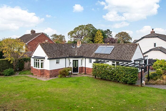 3 Bedroom Bungalow For Sale In Marlborough Avenue, Bromsgrove, Worcestershire, B60