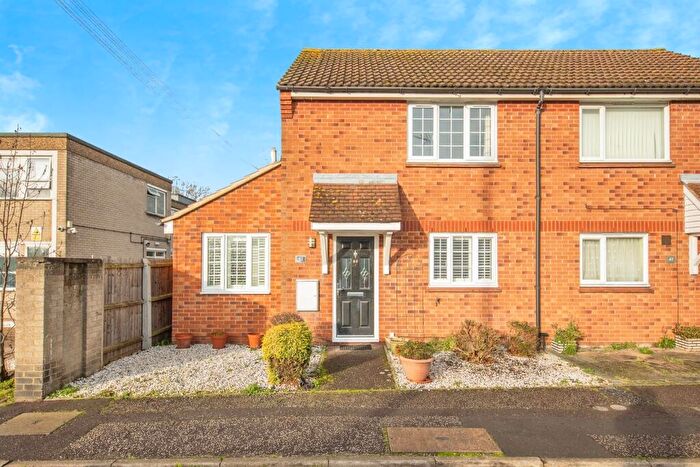 2 Bedroom Semi Detached House For Sale In Fuchsia Lane, Ipswich, IP4