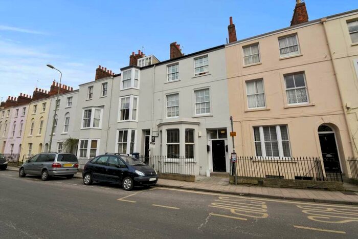 3 Bedroom Flat To Rent In Walton Street, Central Oxford, OX1
